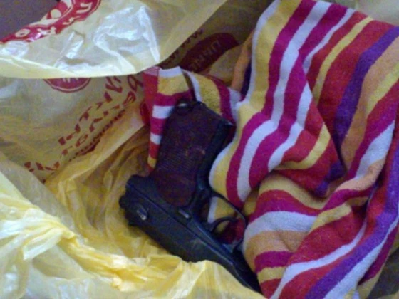 У подозреваемого в нападении на инкассаторов обнаружили пистолет У подозреваемого в нападении на инкассаторов обнаружили пистолет