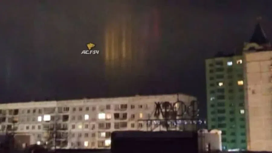 Тайну световых столбов над Новосибирском раскрыл астроном: Мороз, солнце и уличные фонари