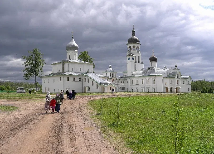 монастырь