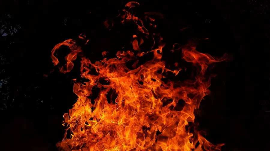 В Приангарье сожитель матери облил детей горючим и поджег: Годовалый и 4-летний малыши погибли на месте