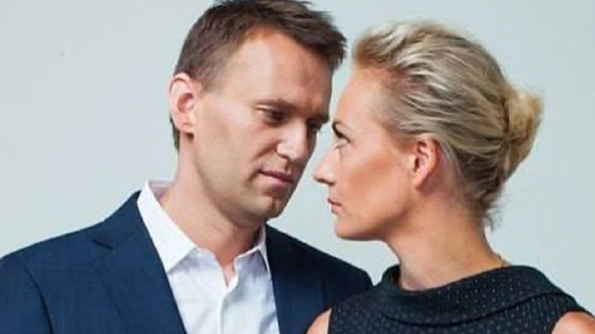 Тело Алексея Навального* в Салехарде — забрали следователи из колонии
