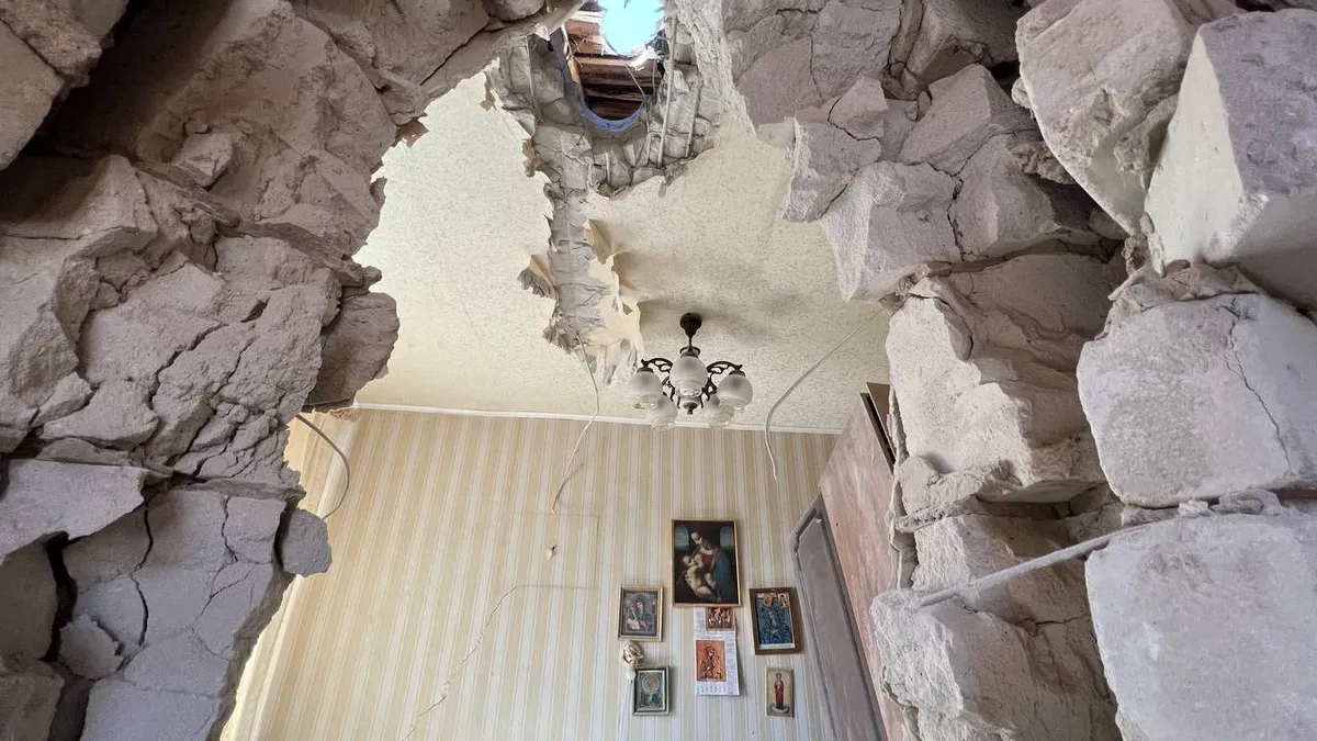 Губернатор Белгородской области Вячеслав Гладков показал на фото разрушения после взрыва украинского снаряда в Журавлевке 