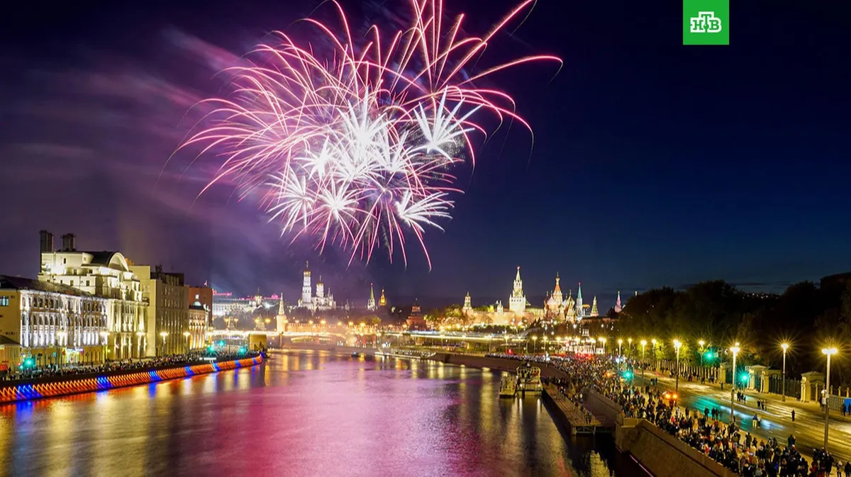 День города Москвы 10 и 11 сентября-2022: самые главные события и мероприятия, праздничный салют 10 сентября в 21.00 на 23 площадках