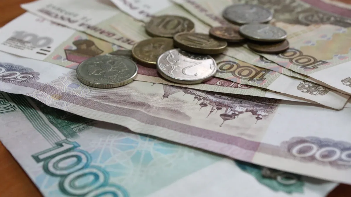 В России пенсионеры имеют право на ежемесячную доплату к пенсии в 2400, 4814  или 7220 рублей – кому срочно писать заявление в ПФР до 1 декабря 