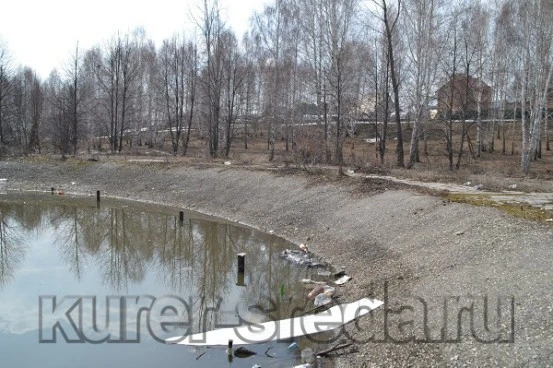 ДТП с участием скутера произошло на одной из дорожек в парке Победы между заброшенным фонтаном и коттеджами Границы Бердска с Искитимским районом проходят в районе заброшенного фонтана