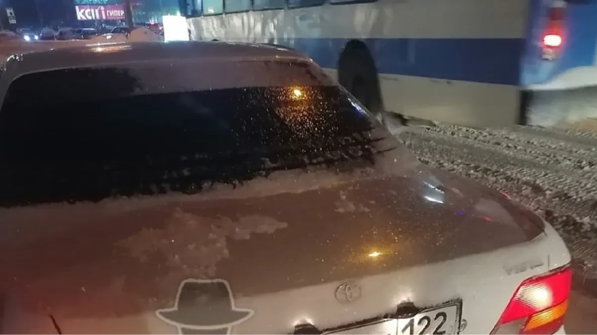 В Барнауле ищут очевидцев ДТП: белая Toyota VISTA сбила двух детей на пешеходном переходе и скрылась