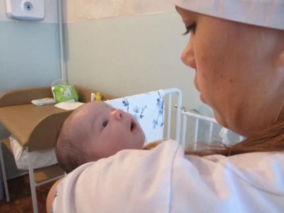 Совсем скоро Вите, нашедшему новых родителей в 2012 году, исполнится 2 годика. Он уже прошел курс реабилитации после операции на сердце. И теперь врачи разрешили ему вовсю резвиться