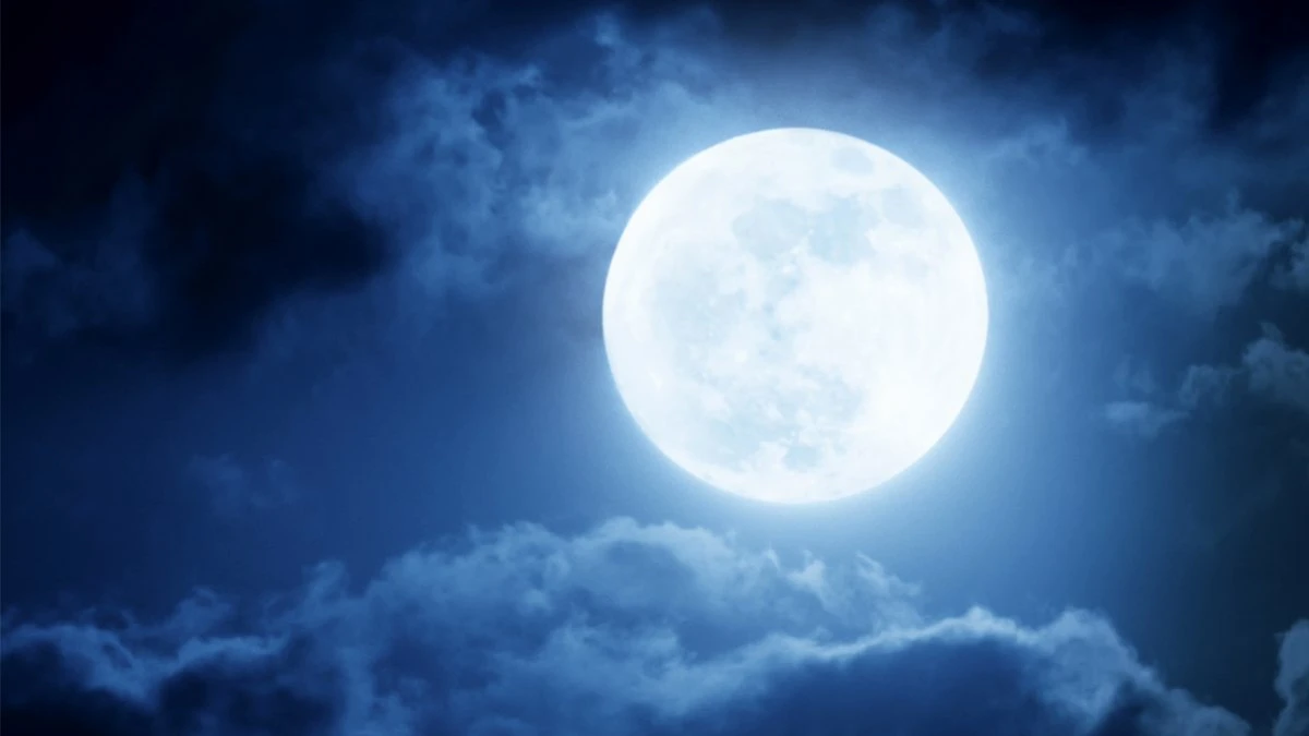 Голубое Полнолуние в Водолее 12 августа 2022: особенности полной Луны в Осетре, 5 обязательных дел для каждого до важного события – что купить для ритуалов 