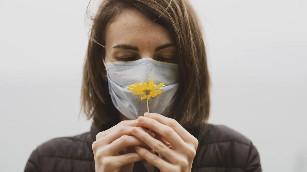 Коронавирус и запах: как заболевание влияет на способность людей чувствовать запахи 