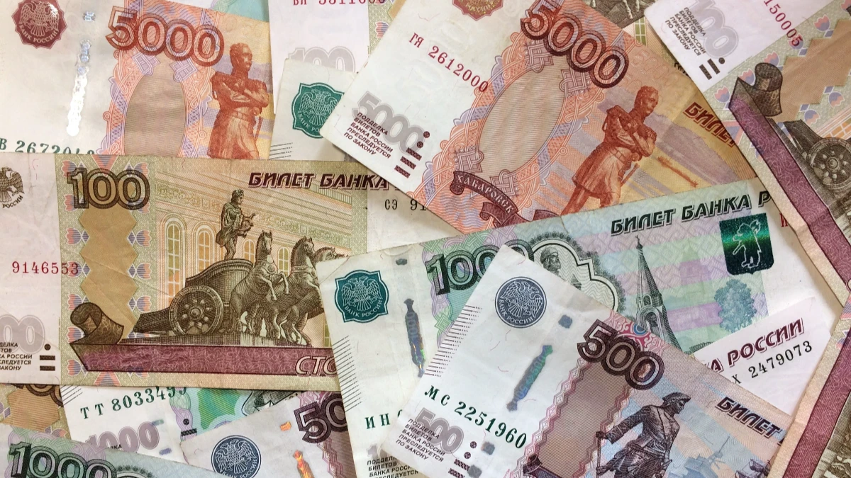 На выплату в 1313 рублей в месяц могут рассчитывать пенсионеры в РФ: что входит в ЕДВ, если брать натуральными услугами, а не деньгами