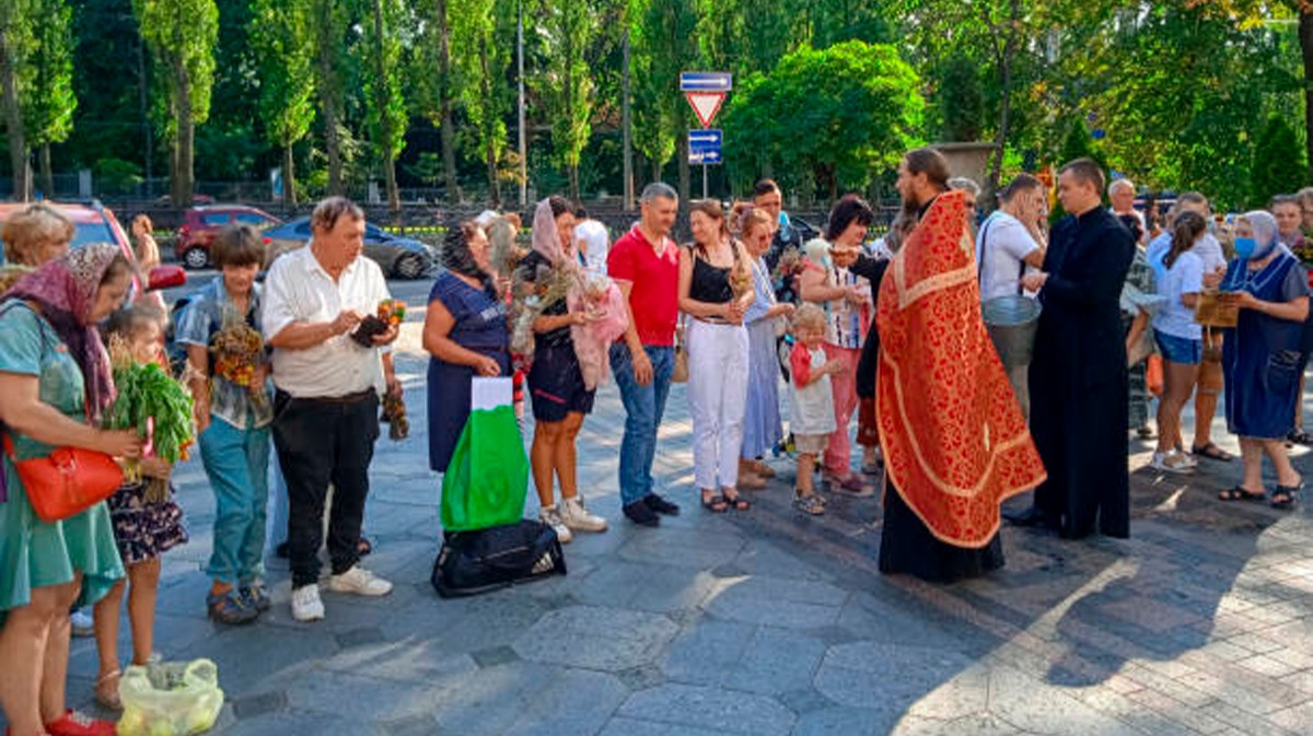 Освящение меда 14 августа. Праздник спас в августе 2022. Экскурсии 14 августа. Интерактивные программы в псковском кремле. Сандово медовый спас.