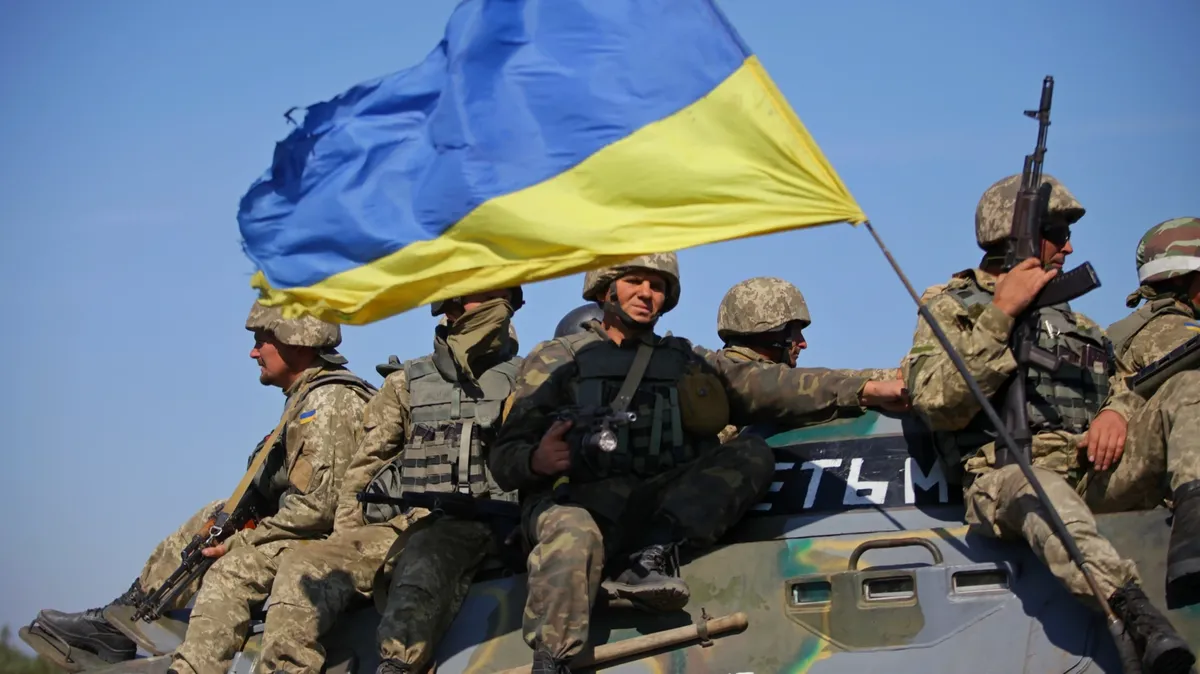 Сдавшиеся в плен украинские военные заявили о пропавших без вести 450 человек. Пытавшихся сдаться в плен или отступить расстреливают свои же командиры