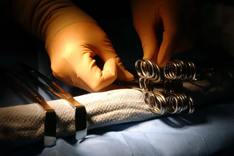 В Красноярске хирург удалил пациентке третью грудь