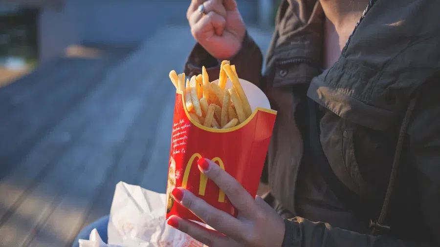 Макдак уходит 14 марта из России: Еда из McDonald’s продается на Avito втридорога