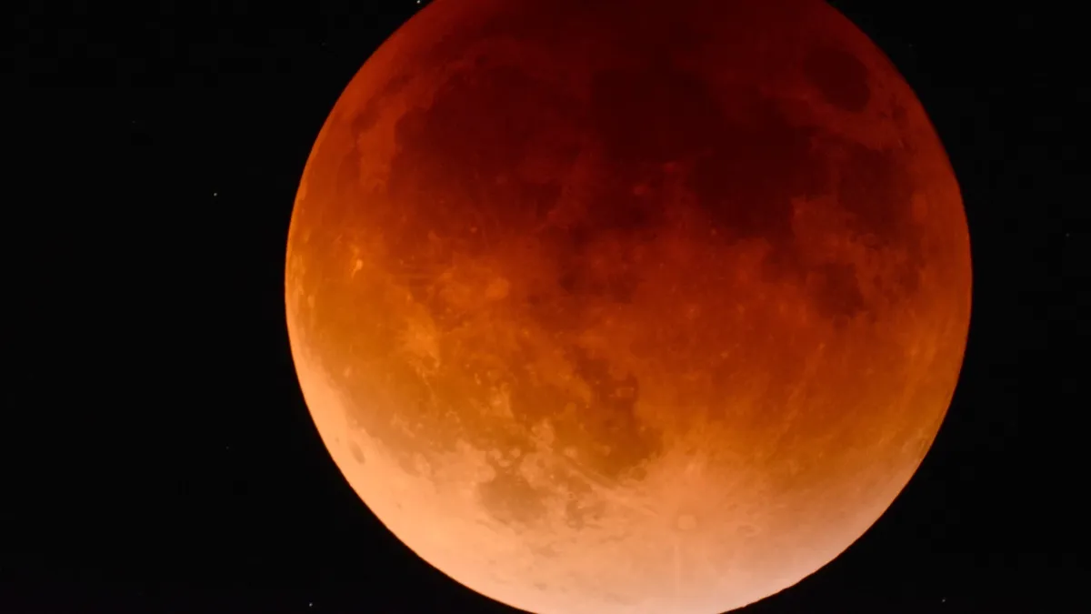 Лунное затмение 8 ноября 2022 года. Фото: www.piqsels.com
