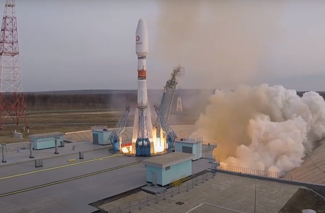 Космодром полеты. Союз 21б ракета. Космодрома Байконур осуществлен пуск ракеты-носителя 8к71пс. Запуск ракеты z v. Ракета Союз 1600 2400.