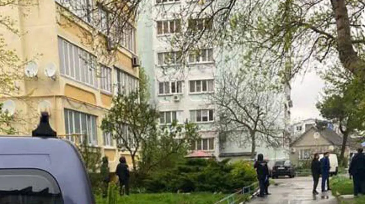 В Краснодарском крае семилетняя девочка уронила с девятого этажа грудную сестру