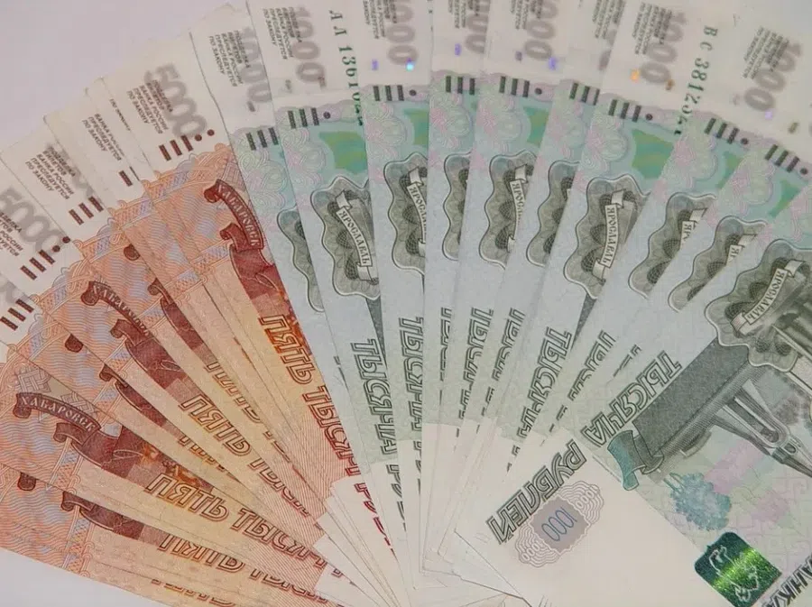 Россияне экстренно сняли наличных на 294,2 млрд рублей за 28 февраля 2022