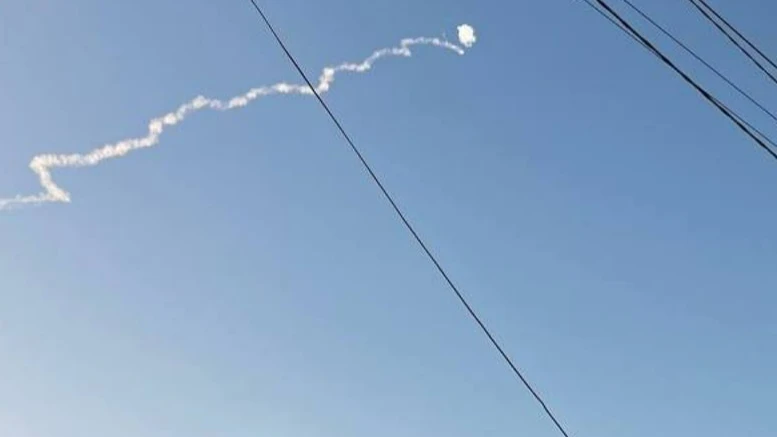 В Крыму ПВО сбила беспилотник, взрыв был замечен в небе над Евпаторией: «Бахнуло на славу» – видео с места происшествия