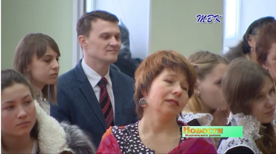 Чтецов слушало много зрителей