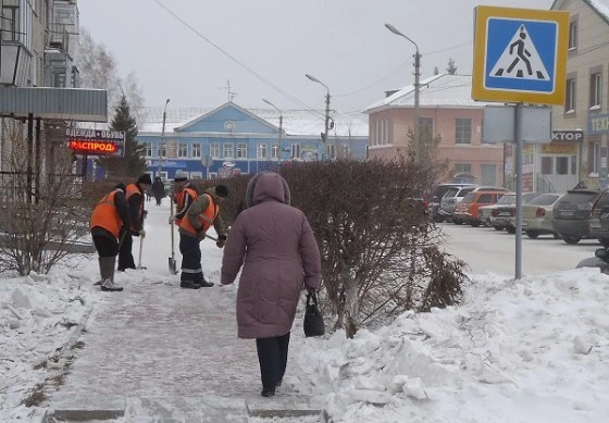 После работы коммунальщиков, по ул. Вокзальной можно пройти
