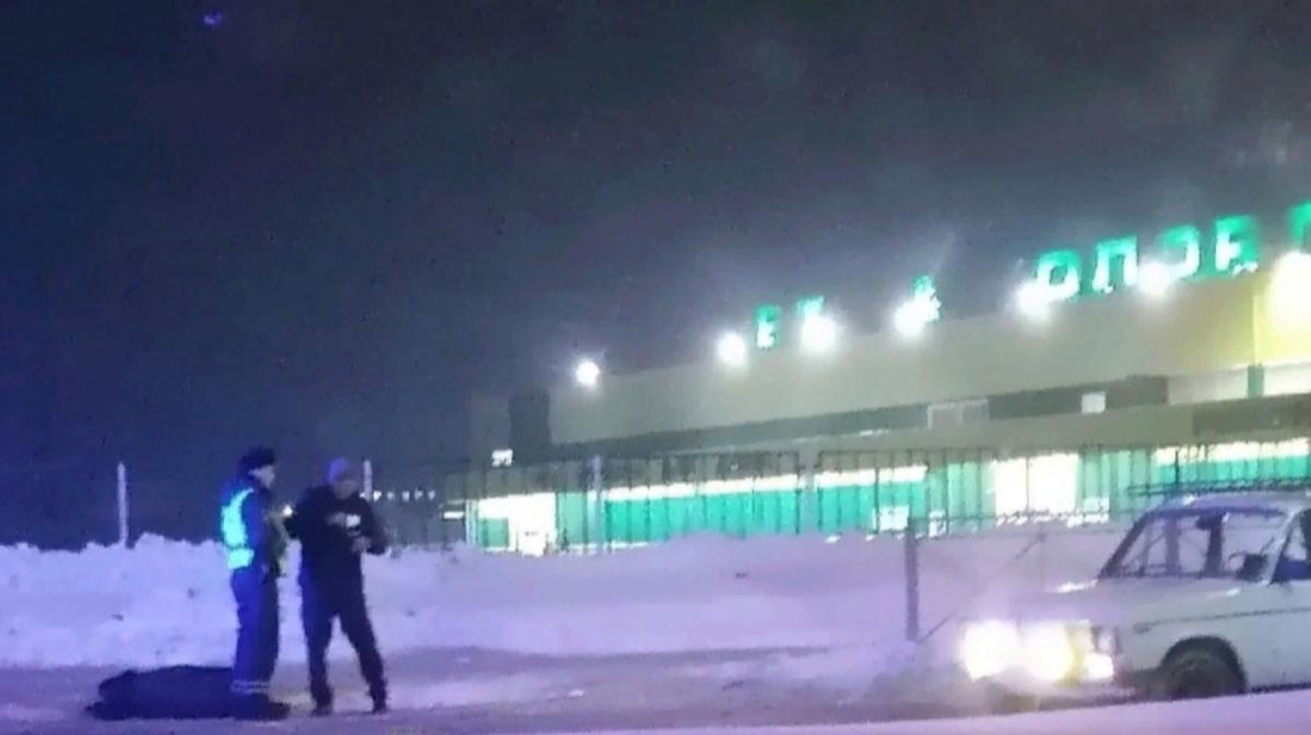 В Новосибирске сибиряк за рулем «ВАЗ-2106» насмерть сбил мужчину возле ...