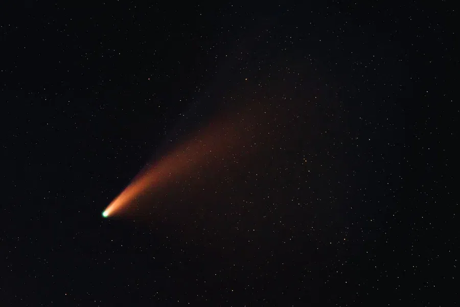 Leonard C/2021 A1: Комета с бирюзовым хвостом пролетит над Землей 12 декабря 2021 года. Где ее наблюдать, рассказываем