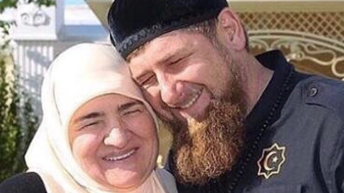 Кадыров поблагодарил Путина за награждение его матери орденом Почета