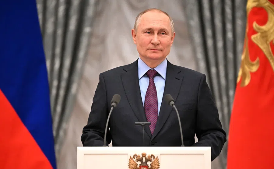 Сильнейшее в мире оружие есть у российской армии, заявил Путин во время обращения к россиянам