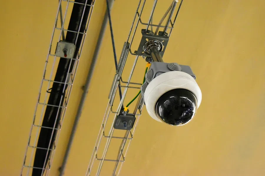 В России тестируют умные камеры видеонаблюдения для защиты школ от вооружённых нападений
