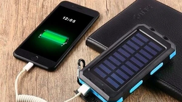 Так называемая солнечная батарея дает возможность использовать его практически везде, где это может понадобится. Фото: sovet-ingenera.com
