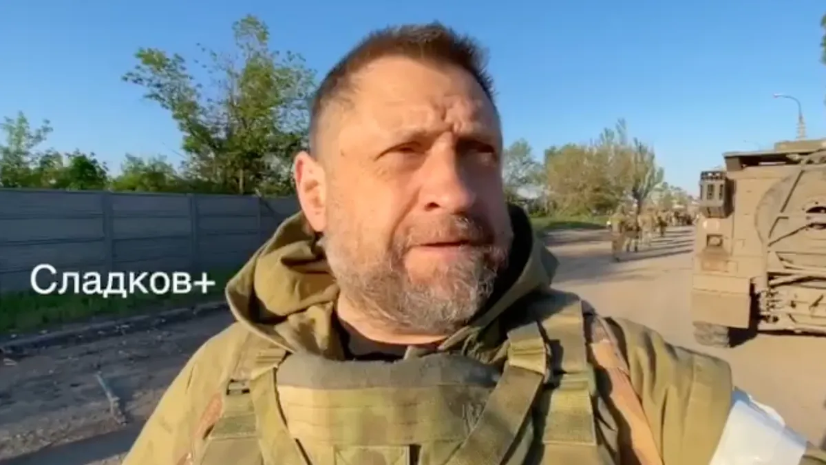 Военный обозреватель Сладков назвал эвакуацию с «Азовстали» мощной