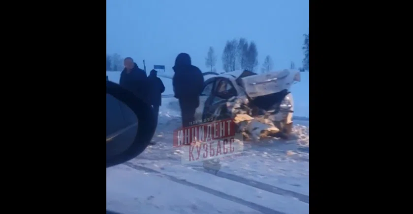 Служебный автомобиль губернатора Кемеровской области Сергея Цивилева попал в массовое ДТП с фурами