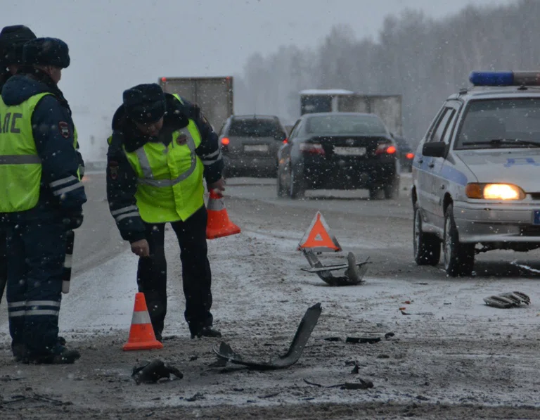 Под Искитимом в массовом ДТП с грузовиком пострадали новосибирец и житель Казахстана