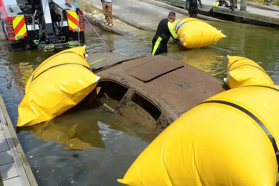 автомобиль, поднятие из воды