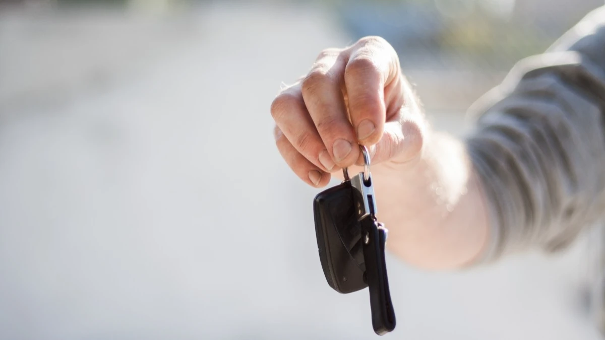 Как проверить автомобиль перед покупкой на угон, наличие документов, наложенных ограничений