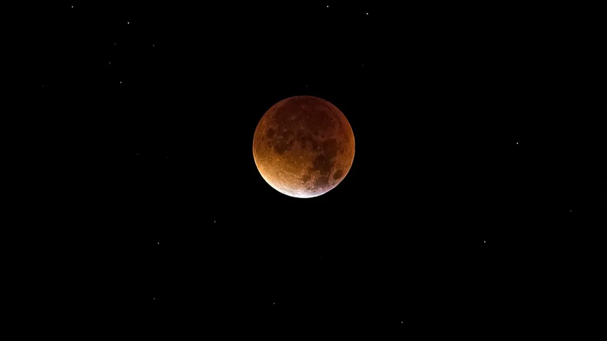 Полное лунное затмение-2022: первое лунное затмение произойдет 16 мая. Особенности суток. Пять волшебных ритуалов и обрядов