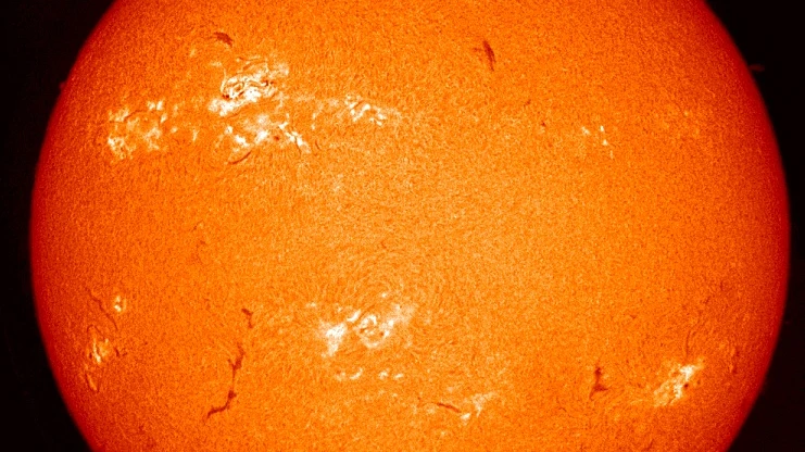 Последние изображения Солнца показывают его неспокойную поверхность. Фото: tesis.xras.ru