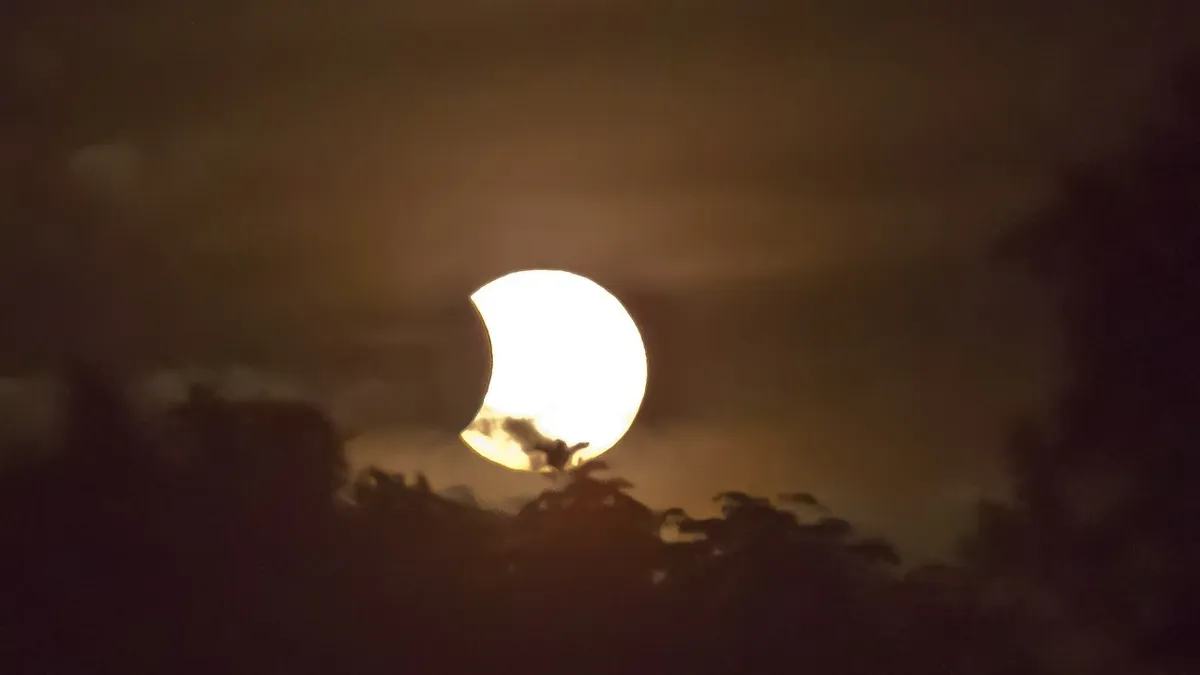 Это солнечное затмение Тельца знаменует собой новое начало, особенно плодородное новое начало, поскольку оно происходит в астрологическом знаке проявления. Фото: Pixabay.com