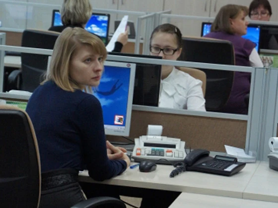 В 80 процентах случаев оформить кредит сотрудникам предлагают открыто. Второй. В 5-10 случаях кредит оформляют на сотрудника, незаконно воспользовавшись его паспортными данными и не поставив его в известность