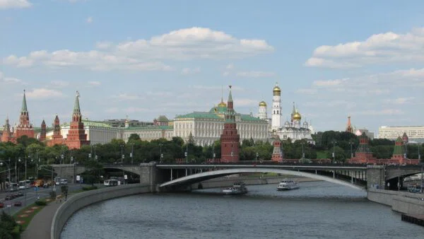 В Москве отменили обязательное ношение перчаток в общественных местах 