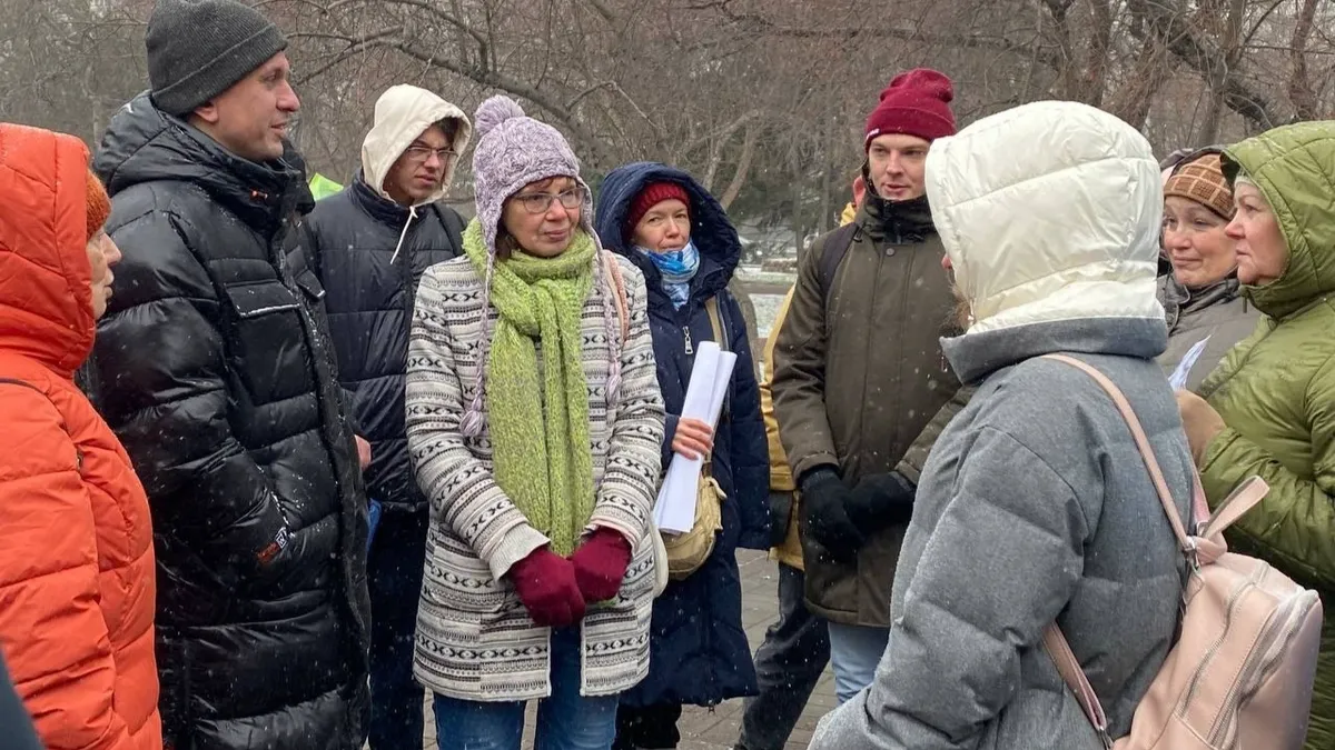 Травников хочет запретить митинги в Новосибирске и Искитиме: горожане вышли на пикет