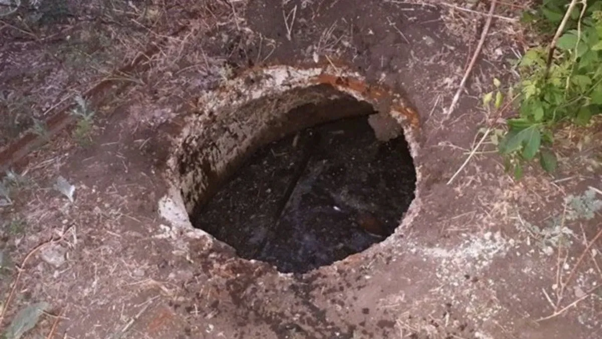 В Красноярском крае мертвого 6-летнего мальчика обнаружили в выгребной яме