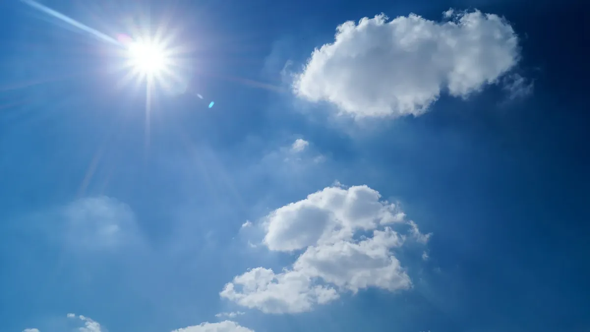 В день летнего солнцестояния Солнце проходит самый длинный путь по небу, и поэтому в этот день больше всего дневного света. Фото: Pexels.com