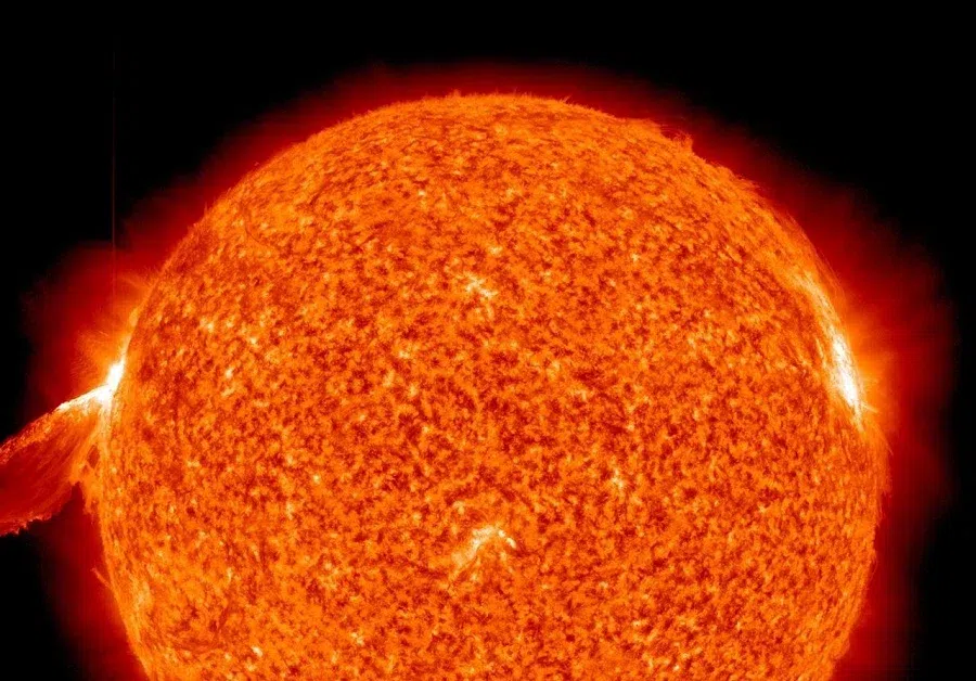 Магнитная буря 21 декабря 2021: выбросы корональной массы на Солнце принесут сильные геоудары на Землю