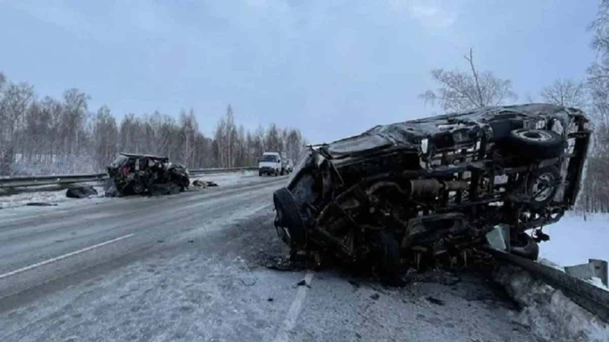В Минздраве рассказали о здоровье троих пострадавших в ДТП со «скорой» под Новосибирском