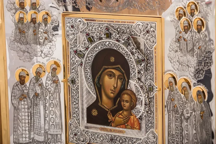 Если вы чувствуете, что назревает конфликт, с которым сложно справляться, помолитесь Богородице, и обязательно будете услышаны и получите помощь