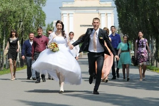 Многие спешат заключить брак