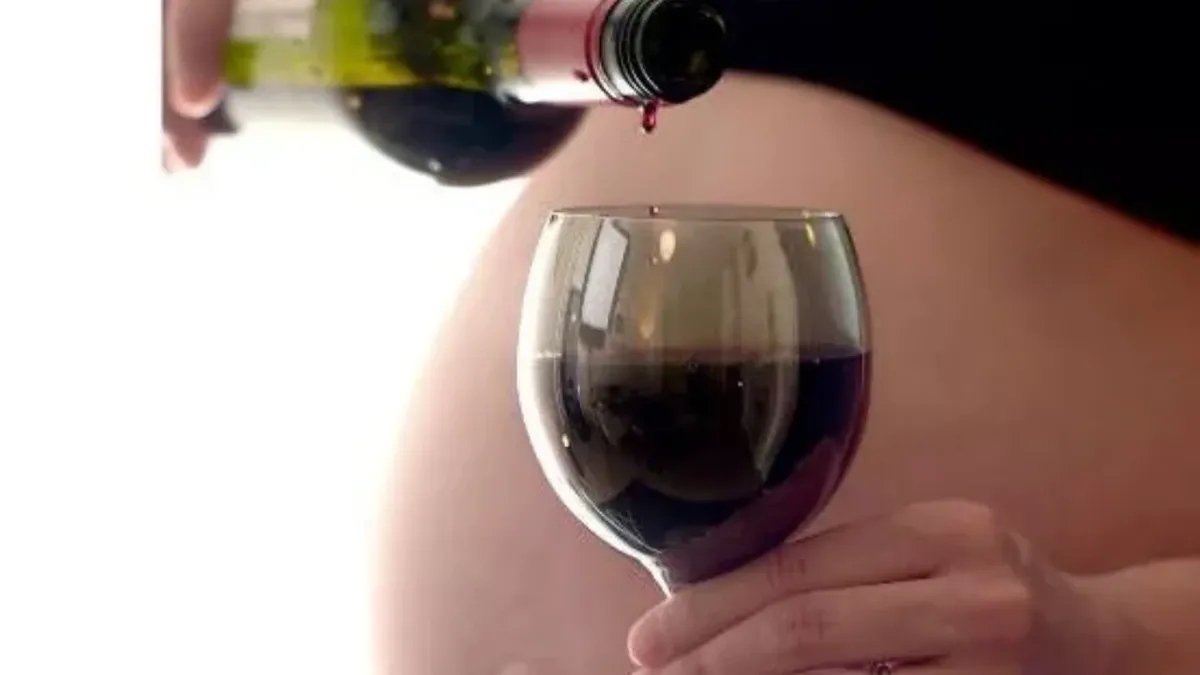 Употребление вина за три месяца до беременности может изменить лицо ребенка
