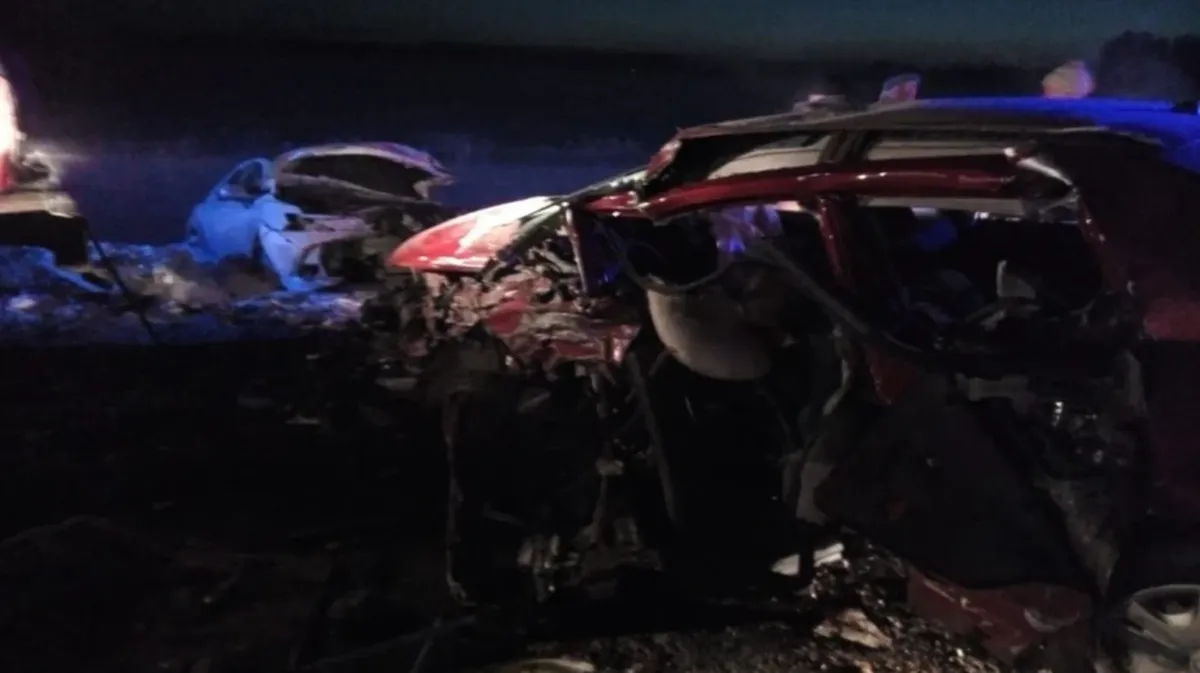 Под Новосибирском водитель Nissan вылетел на встречку и погиб в столкновении с Toyota 